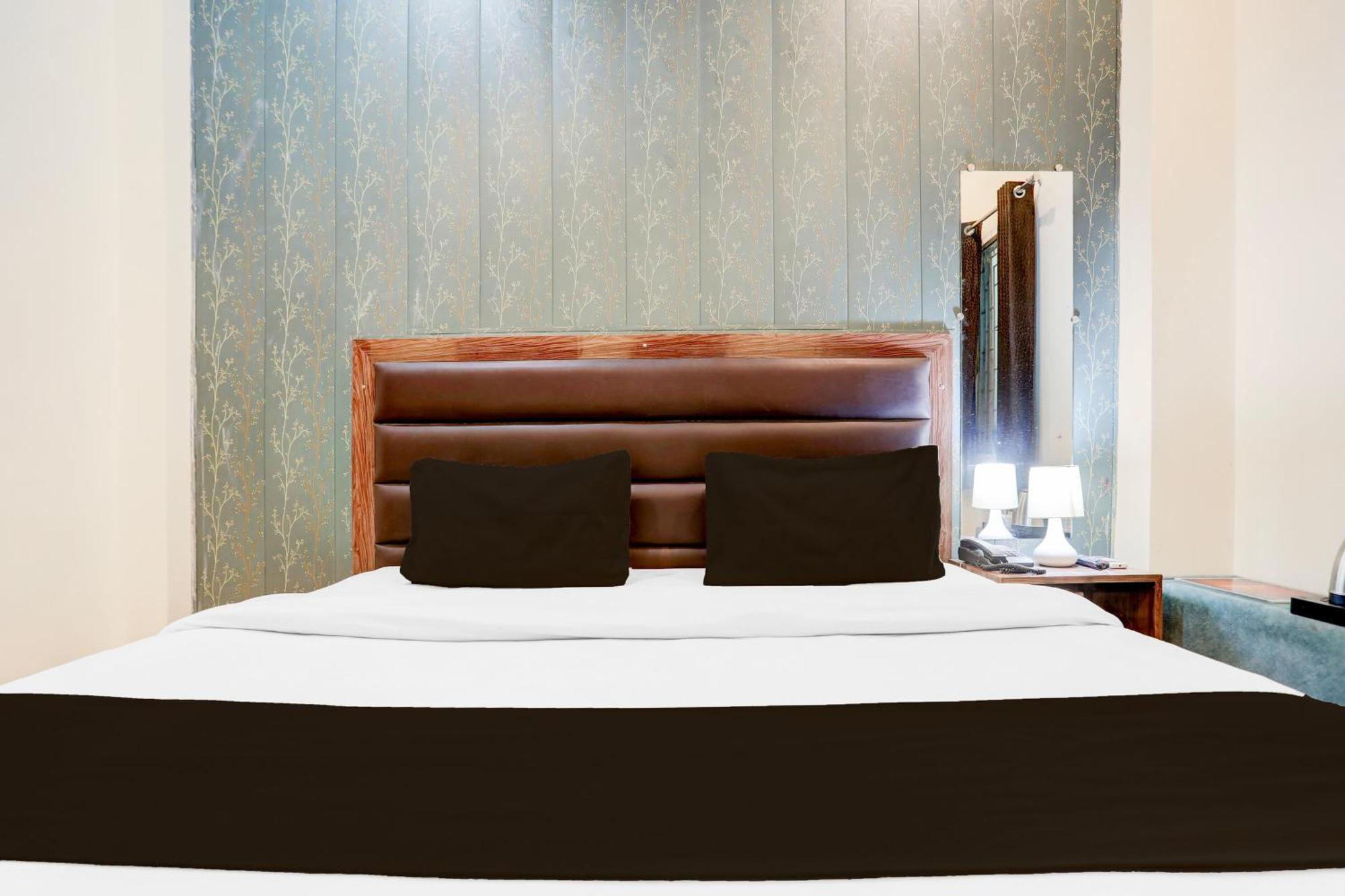 Super Hotel O Sankat Mochan Gandhi Nagar Kakarmatha Bagian luar foto
